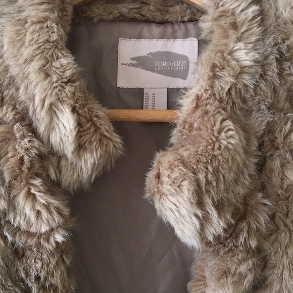 Faux Fur Vest - Picture 2 of 2